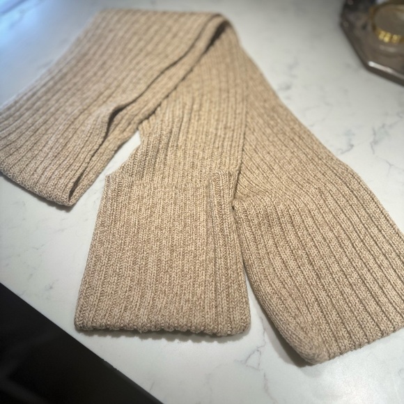 DVF Vintage Diane von FURSTENBRERG 100% Wool Chunky Knit Scarf - Picture 2 of 5